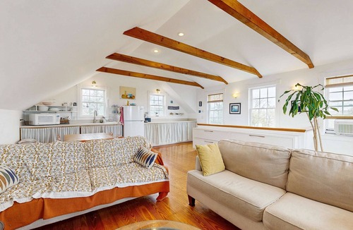 Truro Cabin | Charming Cottage Close To The Beach