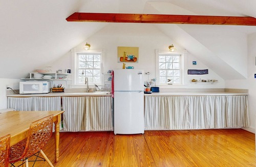 Truro Cabin | Charming Cottage Close To The Beach