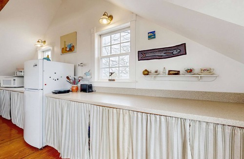 Truro Cabin | Charming Cottage Close To The Beach