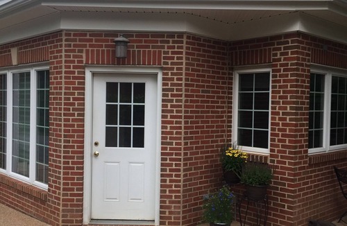 Blue Ridge Cottage | Charming Cottage convenient to Leesburg. Wineries, Hiking and more.