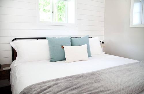 Blue Ridge Cottage | Charming Cottage Farm Stay w/King Bed: Country Views-Pet Friendly!