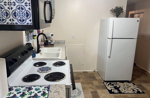 Gulfport Cottage | Charming Cottage in Gulfport overlooking 2 beautiful ponds WIFI Pet Friendly