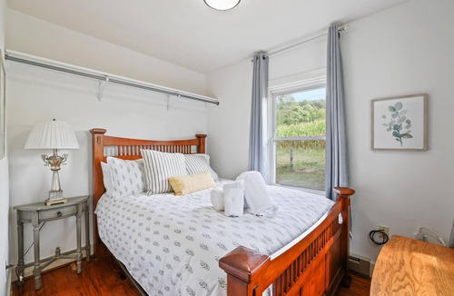 Purcellville Cottage | Charming cottage on 178 acres in Virginia's wine country.