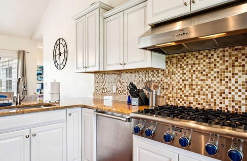 Baileys Harbor Cottage | Charming Cottage with Fire Pit on 5 Acres near Downtown Baileys Harbor, WI