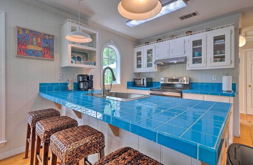 Dauphin Island Cottage | Charming Dauphin Island Home ~ 1 Mi to Beach!