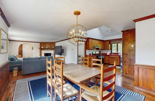North Chatham House | Charming Dog Friendly North Chatham Ranch