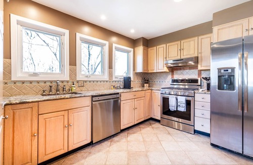 Eastport House | Charming Eastport Home with Modern Comforts & Parking Dog-Friendly & Steps to Shops with Backyard