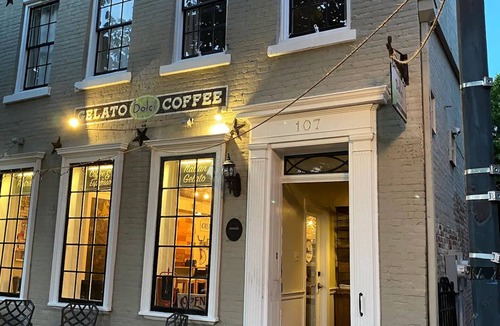 Old Town Alexandria Apartment | Charming flat in the heart of Historic Old Town