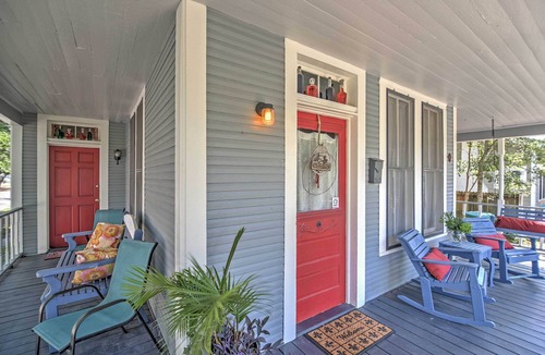Gulfport Cottage | Charming Gulfport Getaway Only 3 Blocks to Beach!