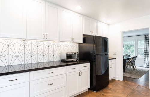 University Heights Apartment | Charming Hillcrest 2br Chef`s Kitchen + Fast Wifi