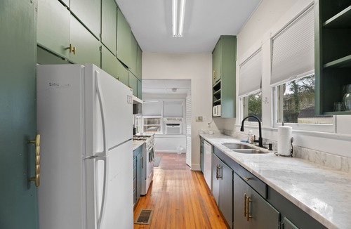 Washington Square House | Charming Home Near Mardi Gras with EV Charger