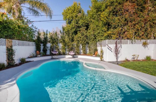 Sherman Oaks House | Charming Home near Universal Studios with Pool