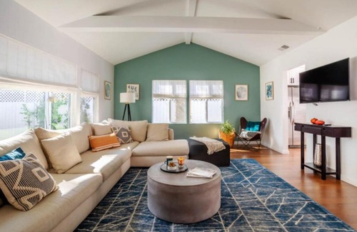 Sherman Oaks House | Charming Home near Universal Studios with Pool