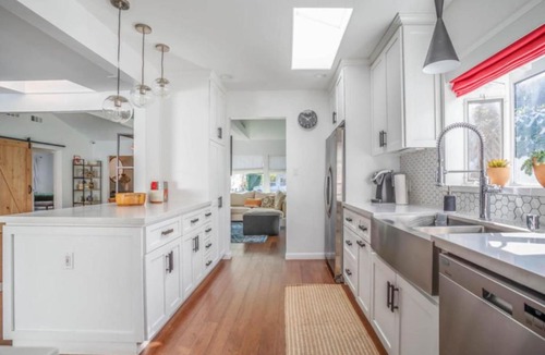 Sherman Oaks House | Charming Home near Universal Studios with Pool