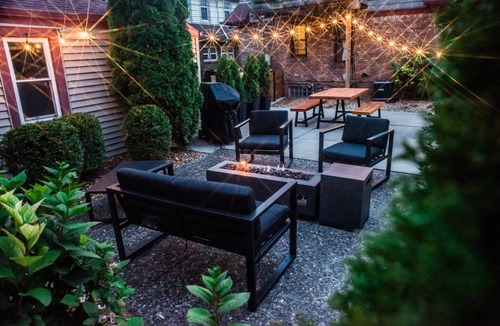Shorewood Apartment | Charming home w/fire pit, walk to Lake Michigan