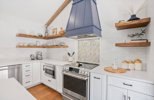 Laguna Cottage | Charming New Casita Lower Riviera, Quiet, AC, 6 blocks to State St, Pet-Friendly