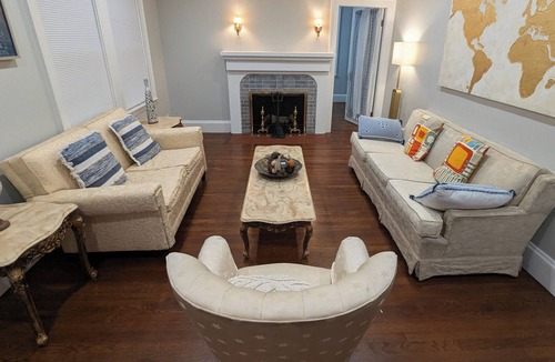 Watertown House | Charming newly furnished 2-bedroom house in beautiful Watertown with AC