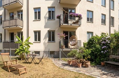 Epinettes Apartment | Charming Parisian Apartment with Garden View