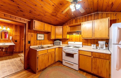 Ely Cabin | Charming Pet-Friendly Cabin in Ely, Ideal for Getaways to Nature in Minnesota