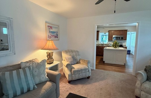 Millsboro House | Charming, Pet Friendly 2 bedroom Cottage in Millsboro - close to golf and beach