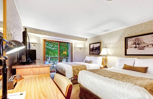 Eagle River Apartment | Charming suite w/ shared tennis, boat docks, free WiFi - dogs welcome!
