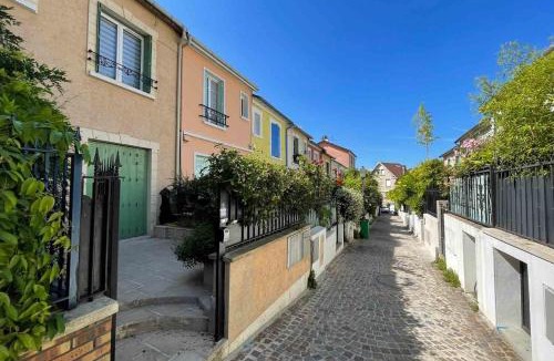 Amerique House | Charming townhouse with garden in the City of Love