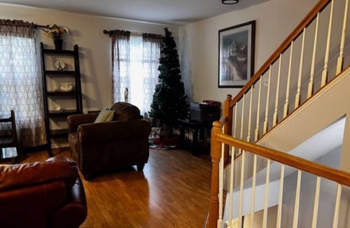 Sterling House | Charming upstairs bedroom in TH at Sterling with Kitchen & living room access