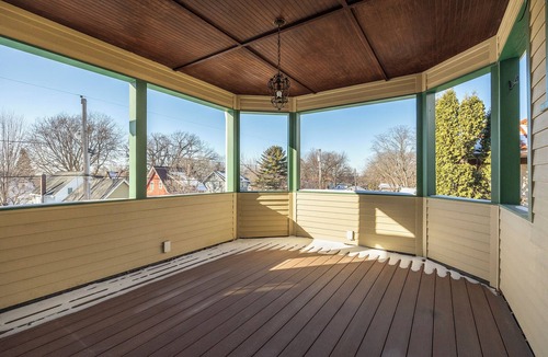 West Side House | Charming Victorian 5-bedroom house -fully updated- in marvelous Saint Paul