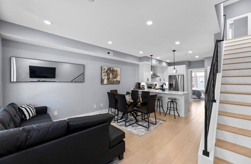Trinidad Hotel | CharmingReno+Sun Filled+Well Located+H St+Garage