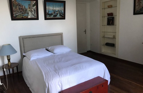 Sainte-Genevieve-les-Gasny Bed & Breakfast | CHATEAU PERRET-PISCINE-1H SPA INC.-GIVERNY-JARDINS MONET-PARC NATUREL DU VEXIN