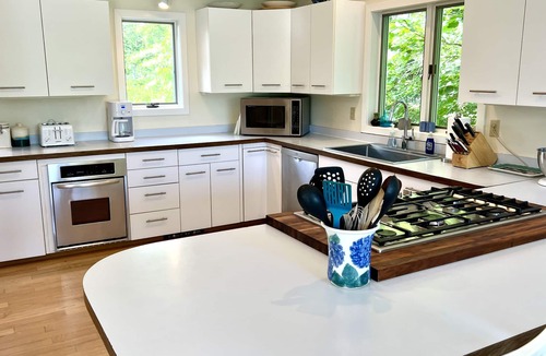 South Chatham House | Chatham Ocean View Home, Beach Accesso, 3 Decks, Pets Considered, Sleeps 10