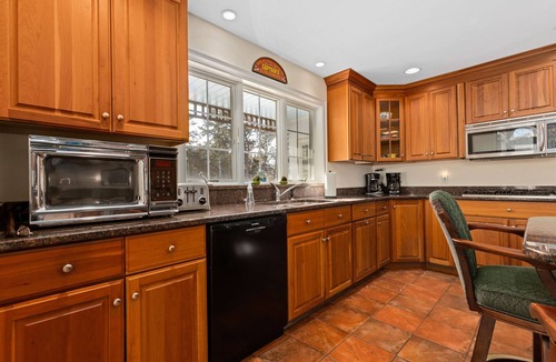 Chatham House | Chatham-Walk to Town/Beach-Multi Family Friendly