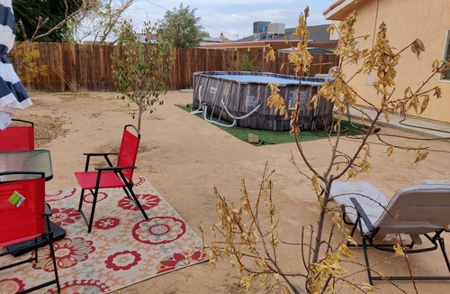 California City House | Cheerful Vacation 4 bedroom Family Home/Pool,Near Race Track, Golf ,Crews,Base.