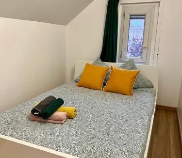Gagny Apartment | Chemin de fer adorable appartement