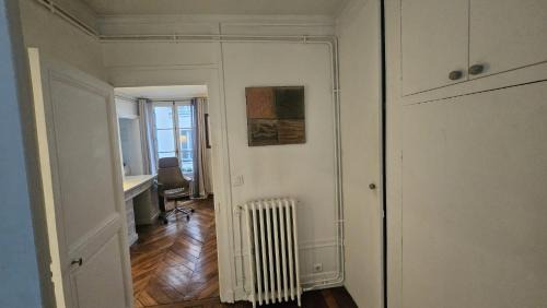 6th Arrondissement Bed & Breakfast | Chez Roméo