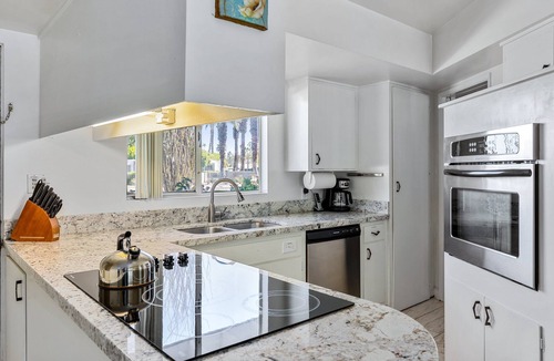 Deepwell Estates House | Chi Chi House – Mid-Mod Hollywood Retreat