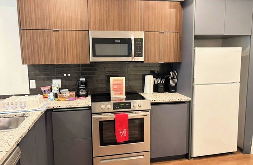 Koreatown Apartment | Chic 1BR Apartment w/Balcony Views, Rooftop Lounge, WiFi + AC DTLA/Koreatown