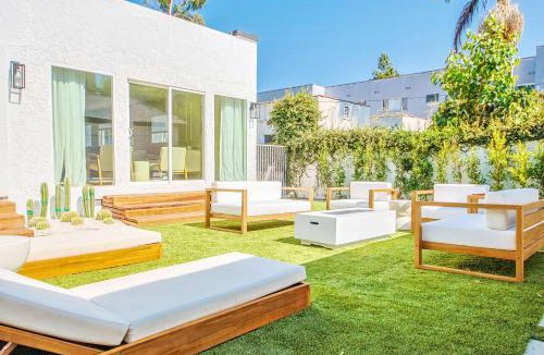 Hollywood House | Chic 6BR West Hollywood Villa with Jacuzzi