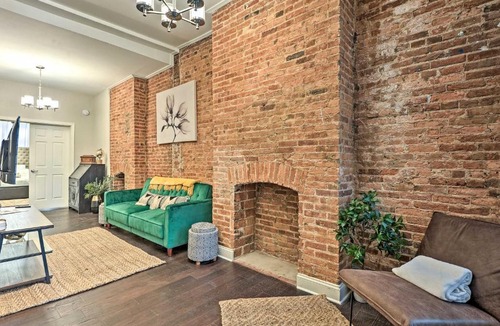 Old Goucher Apartment | Chic Baltimore Apartment: 2 Mi to Downtown!