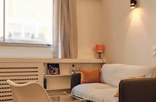 7th Arrondissement Apartment | Chic & cosy 2BR - à deux pas Tour Eiffel 2BR