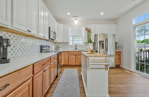 Cape Anne House | Chic retreat steps to Water, Piers & Waterfront Park