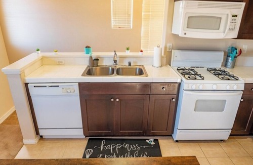 Ventura Apartment | Chic studio with AC and WiFi in peaceful Ventura