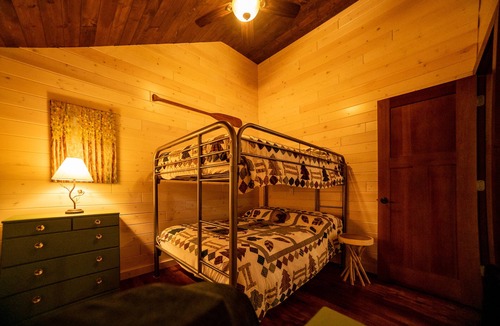 Land O Lakes Cabin | Chickadee Cabin on the Lake