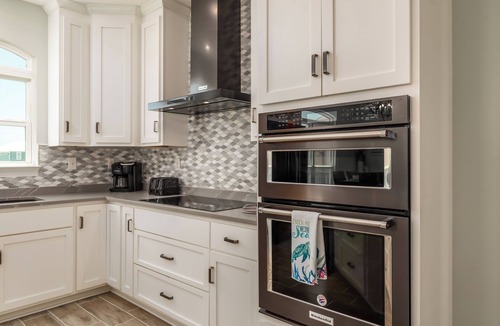 Dauphin Island House | Chillax | Starting 8/14- great nightly rate. Steps from water
