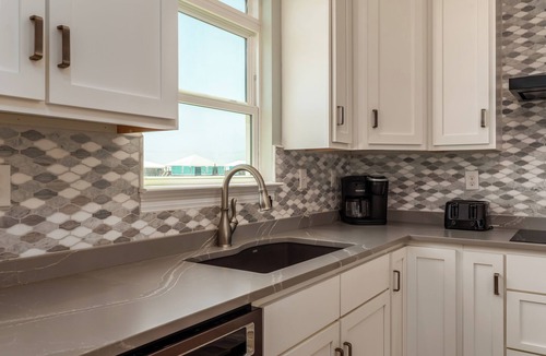 Dauphin Island House | Chillax | Starting 8/14- great nightly rate. Steps from water