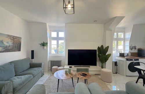 Senlis Apartment | Chopins Rooms in the heart of Senlis historic district