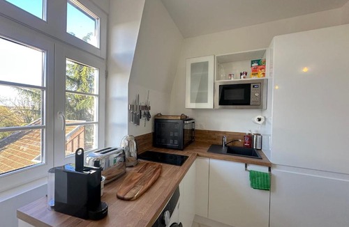 Senlis Apartment | Chopins Rooms in the heart of Senlis historic district