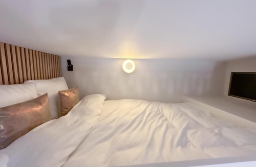 Ternes Apartment | CIA - Mezzanine Studio by Arc de Triomphe