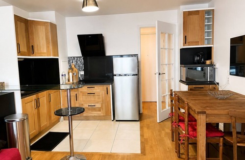 Maisons-Alfort Apartment | Citronnelle, 2 Bedrooms, 3 min Metro 8