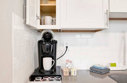 Central Business District Apartment | City Center Apartment - Free Parking & Great Views